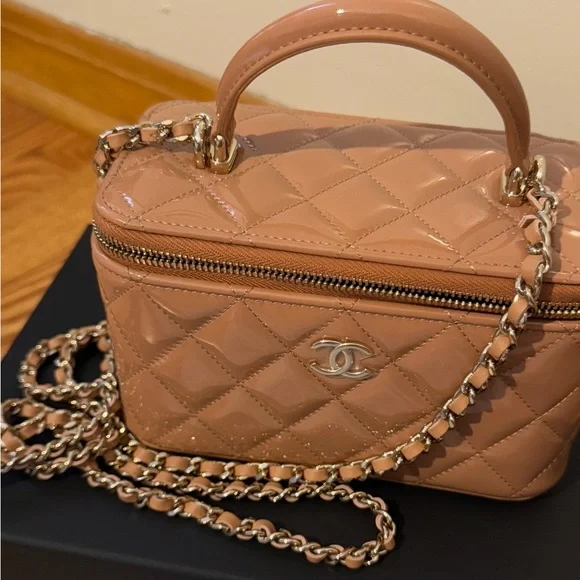 CHANEL Timeless Classic Handle Clutch Chain Patent Calfskin Shiny Gold Hardware - Picture 5 of 14